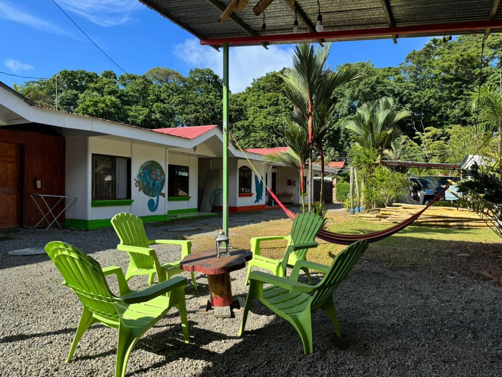 Kalunay Hostel Puerto Viejo de Talamanca Екстериор снимка