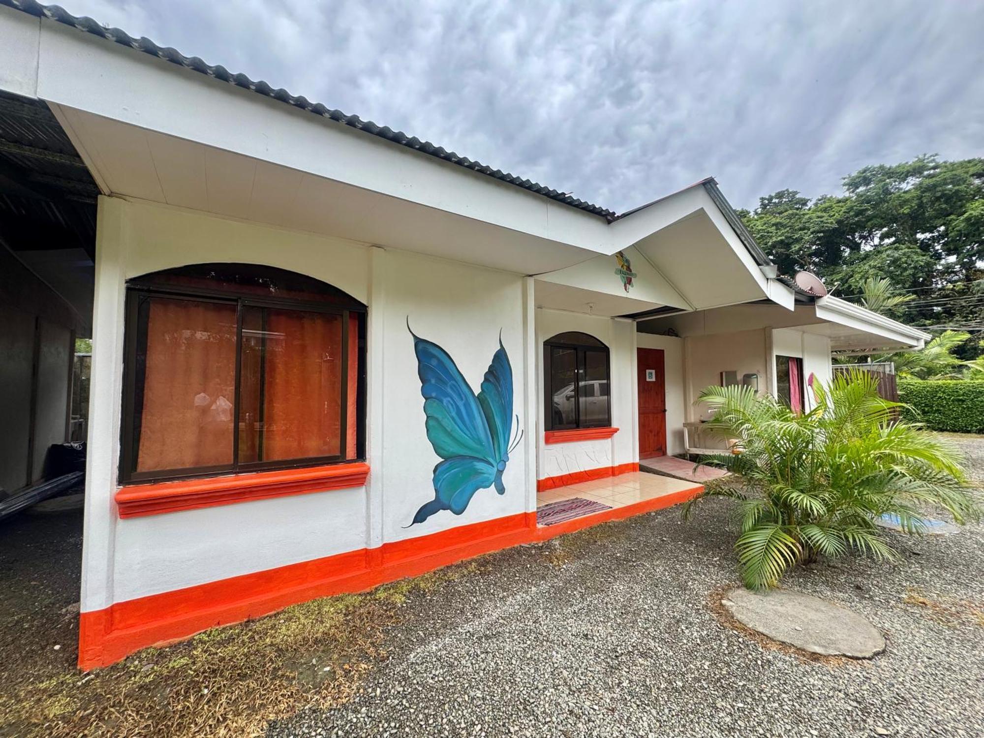 Kalunay Hostel Puerto Viejo de Talamanca Екстериор снимка