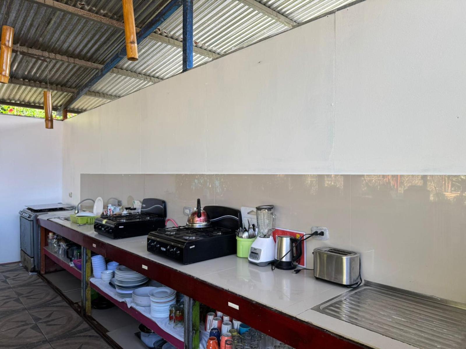 Kalunay Hostel Puerto Viejo de Talamanca Екстериор снимка